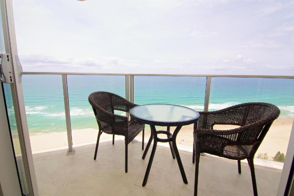 Hi Surf Beachfront Resort Apartments Gold Coast Exterior foto